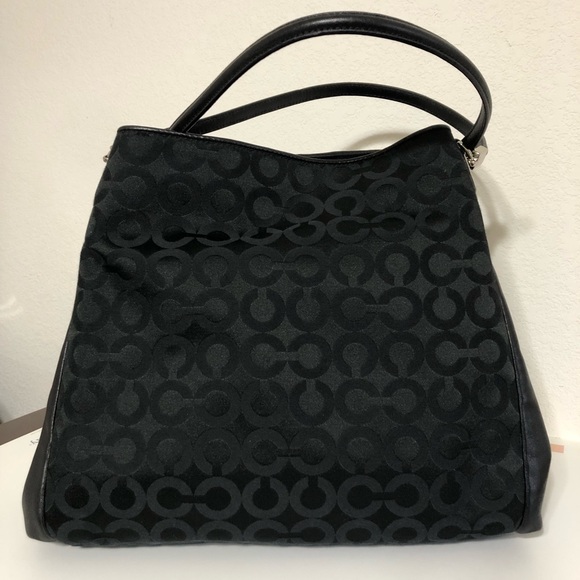 Beautiful Coach Optic C Handbag - Picture 4 of 7